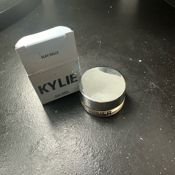 Creme eye shadow - Picture 3 of 5